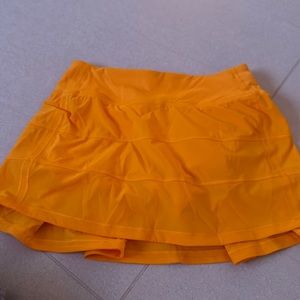 Perfect condition size 2 clementine pace rival lululemon skirt